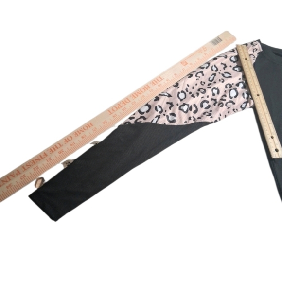 NWT, Sz. S, black/animal print, ribbed, long-sleeved, crew neck T-shirt. - Picture 5 of 10